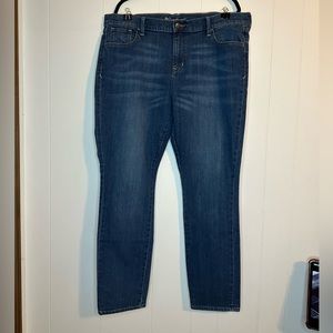 Old Navy Sweetheart Jeans size 18 regular. Not altered. Straight leg.